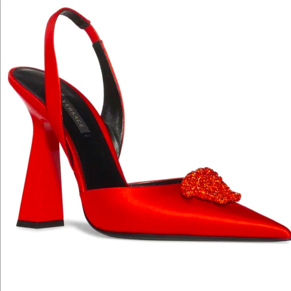 La Medusa Slingback Pointed Toe Pump